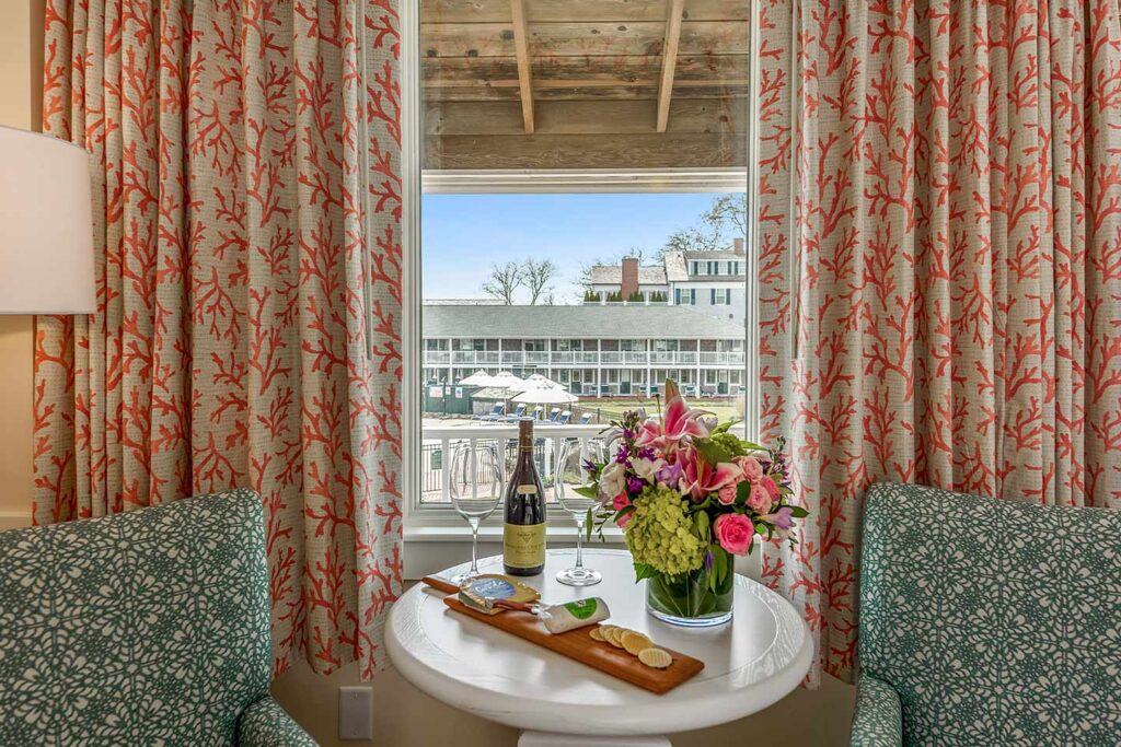 Balcony Side King